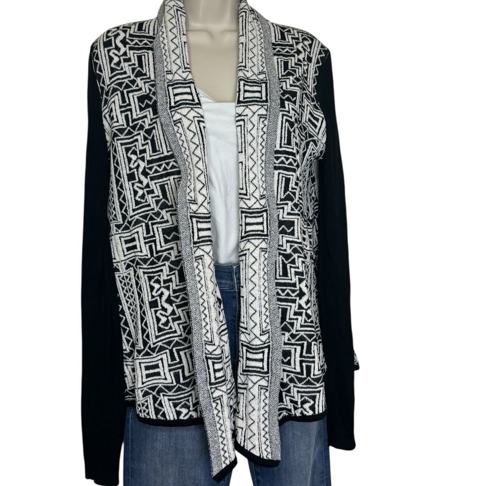 Potter’s Pot Black and White Geometric Cardigan Size Large - Picture 10 of 10